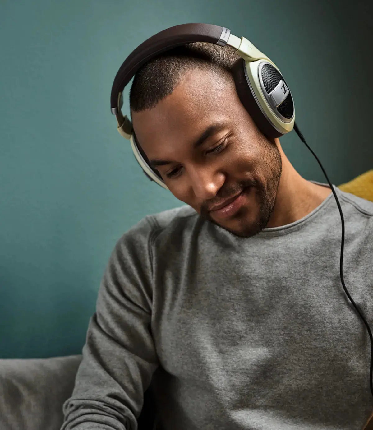 Sennheiser HD 599 Wired Over The Ear Headphones Without Mic - Ivory Dabbakhul