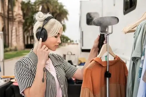 Bose Noise Cancelling 700 Bluetooth Wireless Over Ear Headphones with Mic for Clear Calls & Alexa Enabled and Touch Control, (Black) Dabbakhul