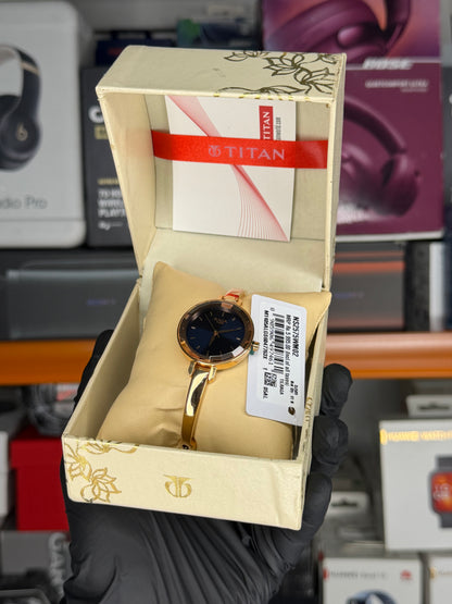 Titan Quartz Analog Blue Dial Metal Strap Watch for Women - NU2575WM02 Openbox